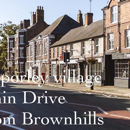 הוילה Eaton  Brownhills מראה חיצוני תמונה